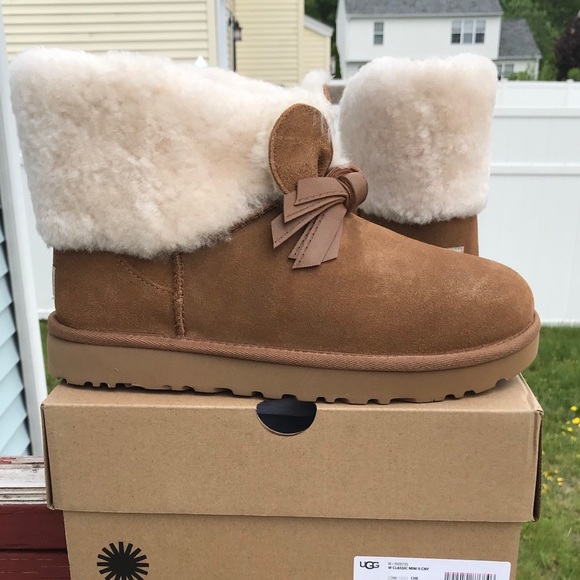 UGG Classic Mini II CNY - Picture 2 of 10